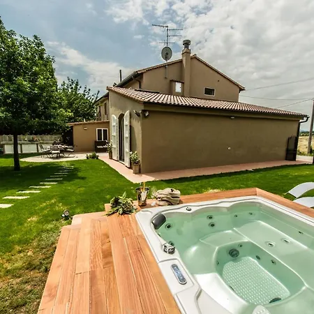 بيت للعطل Jacuzzi Home *